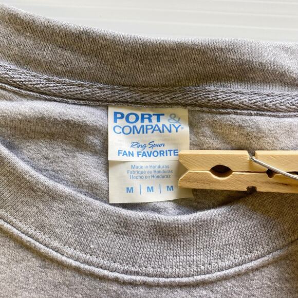 Ruth Bader Ginsburg Sweatshirt Womens Medium Grey Graphic Long Sleeve Pullover - Picture 4 of 6